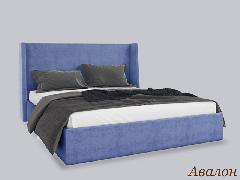 мягкая кровать с удобной прямоугольной спинкой