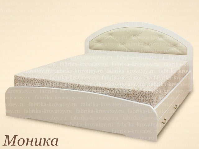 Двуспальная кровать из массива