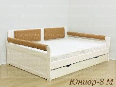 Деревянная кровать с мягкой спинкой
